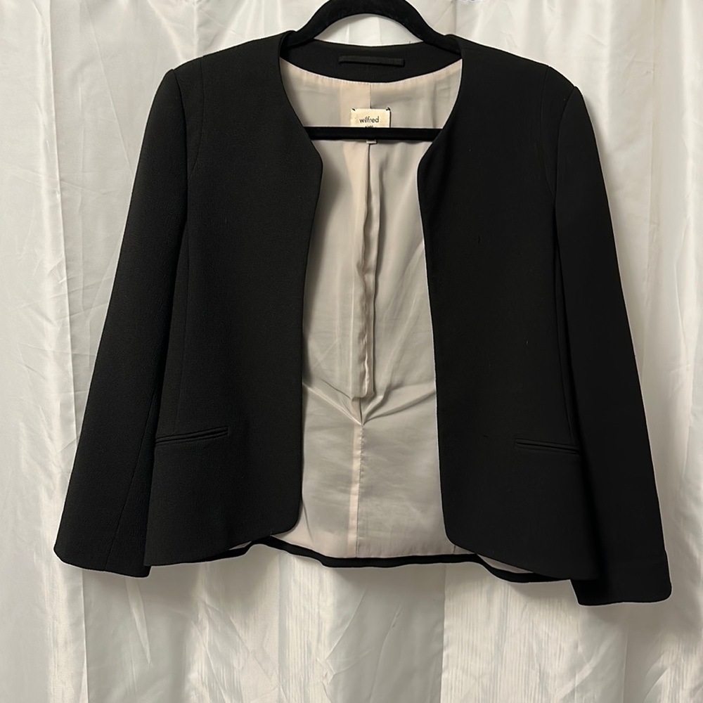 Wilfred Aritiza black open blazer. Crop (waist) length.